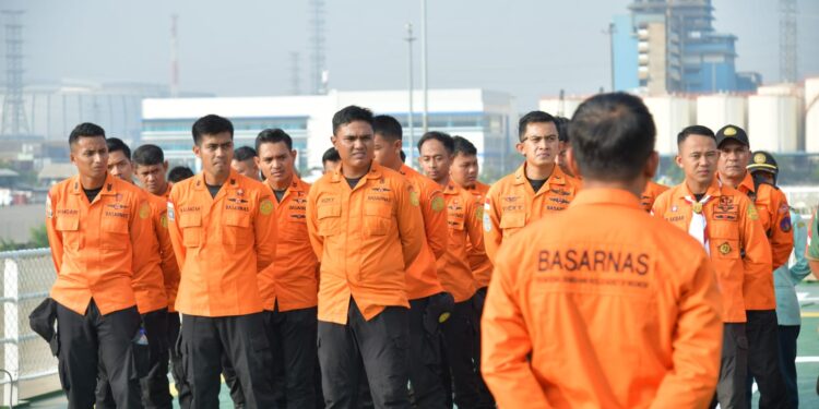 Anggota Saka Rintisan SAR Ikut Tim Operasi SAR oleh Basarnas untuk Bencana Banjir dan Longsor