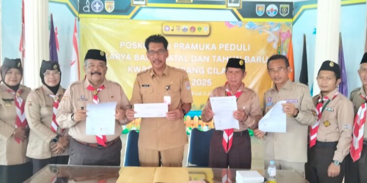 Ketua Harian Beserta Para Wakil Ketua Terima Kunjungan Pengurus Kwarcab Magelang Dalam Rangka Penyerahan Donasi Peduli Bencana Di Cilacap