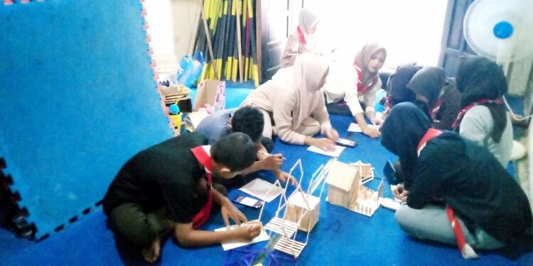 Gugusdepan MTs Negeri 6 Tabalong Melaksanakan Pembekalan Calon Pramuka Garuda Golongan Penggalang 2026