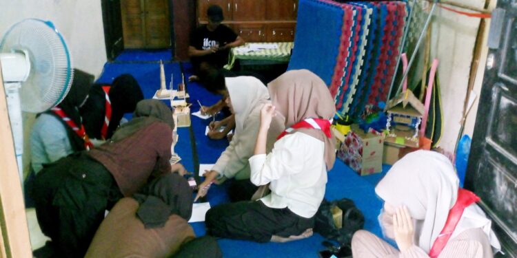 Gugusdepan MTs Negeri 6 Tabalong Melaksanakan Pembekalan Calon Pramuka Garuda Golongan Penggalang 2026