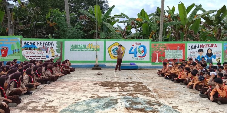 Semangat dan Kebersamaan Gerakan Pramuka Pangkalan MTsN 6 Tabalong Mengawali Latihan Rutin Kepramukaan Mingguan di Semester Genap