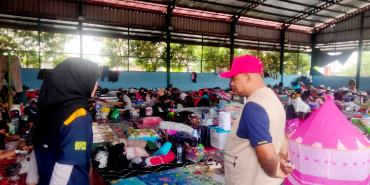 Bantu Warga Terdampak Banjir, Pramuka Peduli Kwarcab Kota Tangerang Kerahkan Relawan dan Buka Dapur Umum