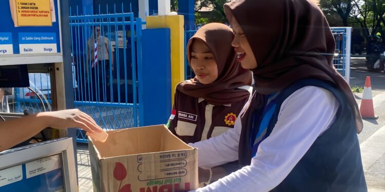 Pramuka Peduli Kwartir Daerah Aceh Galang Dana Untuk Banjir dan Longsor Aceh di Pelabuhan Ulee Lheue