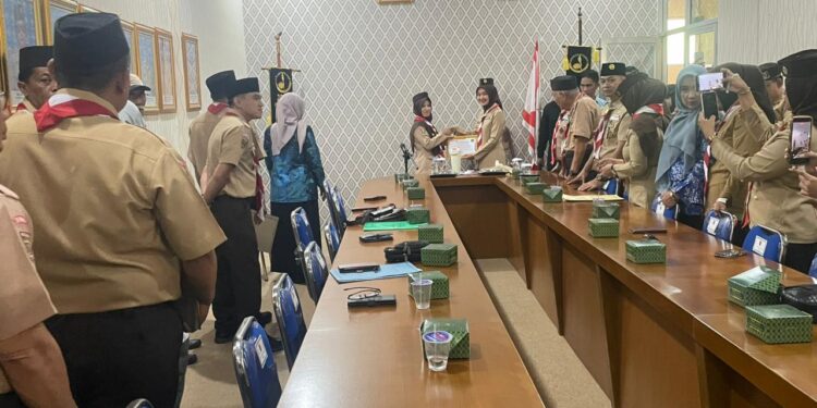 Ketua Kwarda Lampung Beri Penghargaan Donatur Bumbung Kemanusiaan Untuk Banjir Sumatera