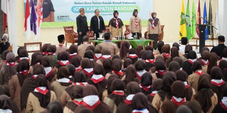 Ketua Kwartir Cabang Kabupaten Bandung Buka Kursus Orientasi Pramuka bagi Kepala TK