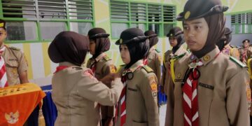 Pemberian Tanda Penghargaan Bintang Tahunan 1 dan 2 Pramuka SMAN 23 Bone