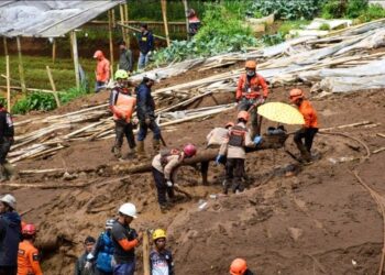 Aksi Kemanusiaan, Kwarcab Pramuka Kabupaten Bandung Terjunkan Relawan Pramuka Peduli Cari Korban Longsor Cisarua