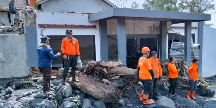Banjir Bandang Terjang Desa Serang, Kwarcab Purbalingga Terjunkan Personil Bantu Penanganan