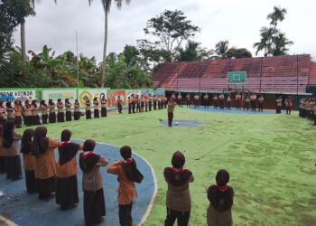 Keseruan Latihan Rutin Kepramukaan Mingguan MTsN 6 Tabalong Kerja Sama Praktek Ecobrick