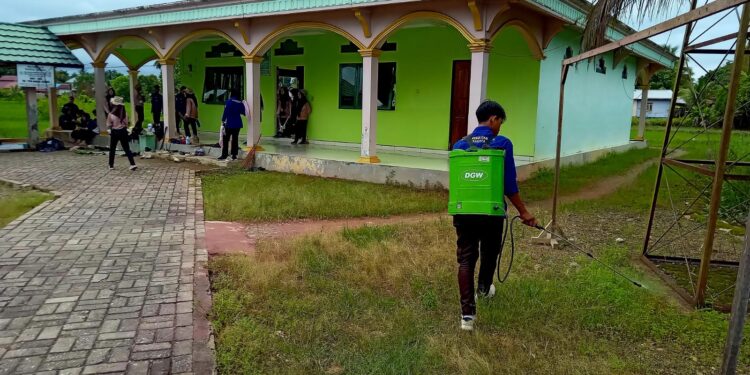 Jelang Ramadhan 1447 H, Pramuka HST Laksanakan Baksos Bersihkan Tempat Ibadah