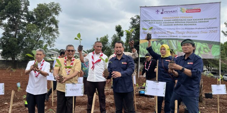 Kwarnas Gelar Penanaman Pisang Barangan Jumbo Merah dan Kacang Edamame di Buperta Cibubur