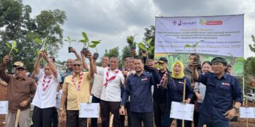 Kwarnas Gelar Penanaman Pisang Barangan Jumbo Merah dan Kacang Edamame di Buperta Cibubur