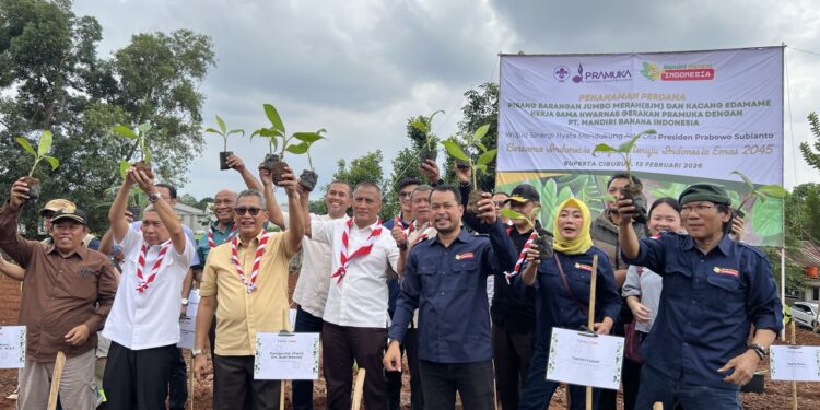Kwarnas Gelar Penanaman Pisang Barangan Jumbo Merah dan Kacang Edamame di Buperta Cibubur
