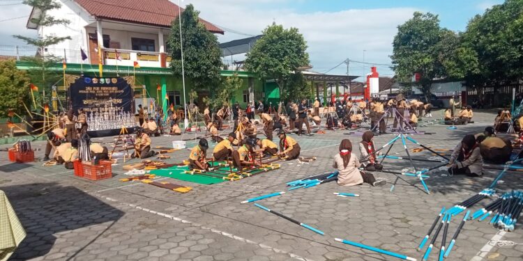 Satu Dekade Berkreasi: SMA PGRI Purwoharjo Sukses Gelar LKBB & Pionering Season X se-Banyuwangi Selatan