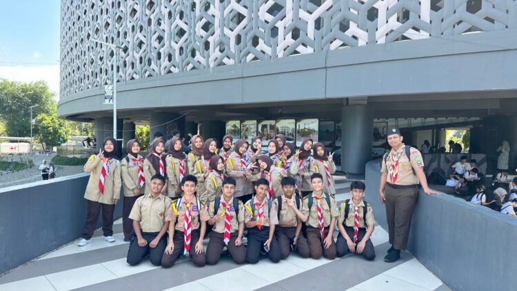 Pramuka MAN 2 Banda Aceh Laksanakan Kunjungan Edukatif ke Museum Tsunami Aceh