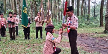 Bambu Runcing di Tangan, Pantang Menyerah di Jalan: Pengembaraan Laksana Penegak SMK Negeri 5 Jember Tempa Jiwa Pemimpin Tangguh