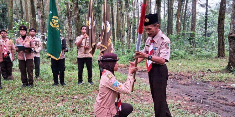 Bambu Runcing di Tangan, Pantang Menyerah di Jalan: Pengembaraan Laksana Penegak SMK Negeri 5 Jember Tempa Jiwa Pemimpin Tangguh