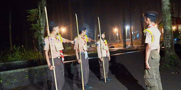 Bambu Runcing di Tangan, Pantang Menyerah di Jalan: Pengembaraan Laksana Penegak SMK Negeri 5 Jember Tempa Jiwa Pemimpin Tangguh