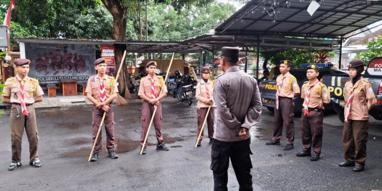 Bambu Runcing di Tangan, Pantang Menyerah di Jalan: Pengembaraan Laksana Penegak SMK Negeri 5 Jember Tempa Jiwa Pemimpin Tangguh