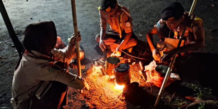 Bambu Runcing di Tangan, Pantang Menyerah di Jalan: Pengembaraan Laksana Penegak SMK Negeri 5 Jember Tempa Jiwa Pemimpin Tangguh