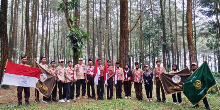 Bambu Runcing di Tangan, Pantang Menyerah di Jalan: Pengembaraan Laksana Penegak SMK Negeri 5 Jember Tempa Jiwa Pemimpin Tangguh