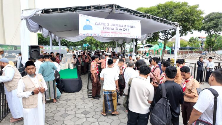 Dukung Rekor MURI Buka Bersama Gubernur Jatim, Kwarda Jatim Kerahkan 300 Anggota Pramuka di Masjid Al-Akbar Surabaya