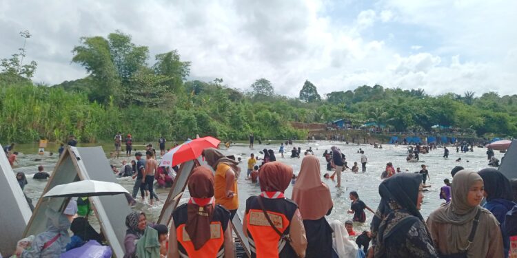 ‎Pramuka Peduli HST Tetap Siaga di Hari Terakhir KBL 2026, Bantu Wisatawan Pasca-Lebaran‎