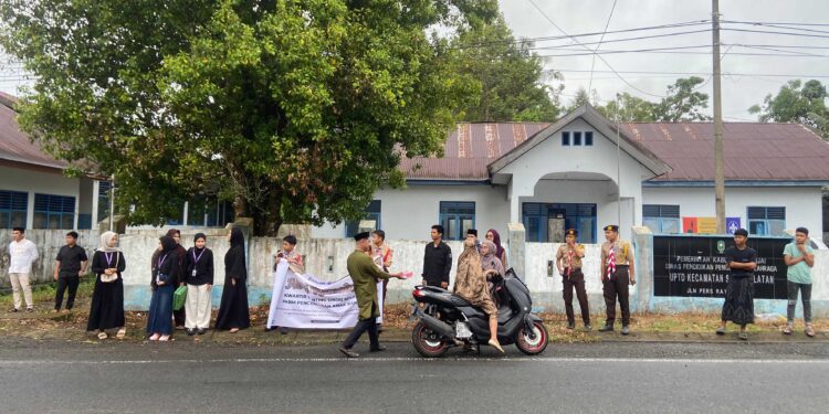 Kwarran Sinjai Selatan Kolaborasi PKBM Pencerdasan Anak Bangsa Adakan Abdi Ramadan 