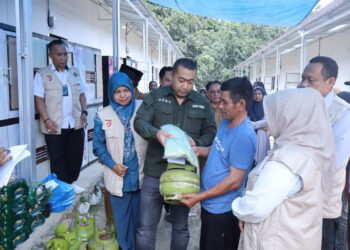 Kwarda Sumbar Salurkan Bantuan Bagi Penyintas Bencana di Huntara Sumpur dan Malalo Pada Bulan Ramadhan