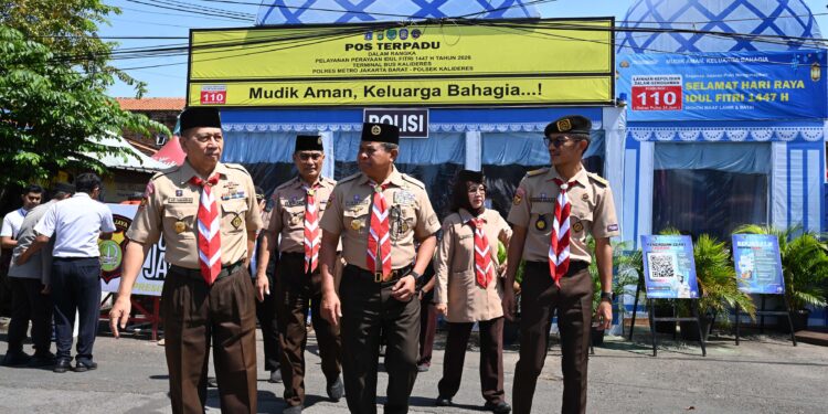 Pantau Posko KBL di Kalideres, Kwarnas Puji Ketangguhan Pramuka Bantu Arus Mudik 2026