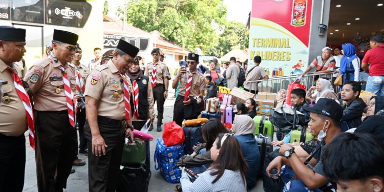 Pantau Posko KBL di Kalideres, Kwarnas Puji Ketangguhan Pramuka Bantu Arus Mudik 2026