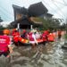 Banjir 4 Meter Rendam RW 08 Periuk Damai, Saka Patriot Kwarcab Kota Tangerang Kerahkan Personil Bantu Evakuasi Warga
