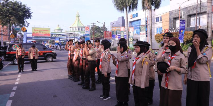Ketua Kwarcab Kota Tangerang Pimpin Apel Gelar Peserta KBL di Daan Mogot