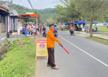 Waka Abdimas Kwarran Purwojati Turut Amankan Lalu Lintas di Sekitar Posko APP KBL