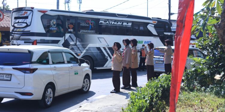 Pantau Posko KBL di Kalideres, Kwarnas Puji Ketangguhan Pramuka Bantu Arus Mudik 2026