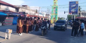 Berkah Ramadhan Berbagi takjil Bersama Kwarran Kluet Utara