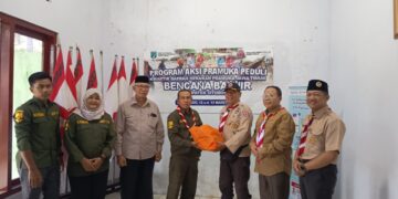 Kwarda Pramuka Jatim Salurkan 100 Paket Bantuan untuk Korban Banjir dan Angin Puting Beliung Situbondo