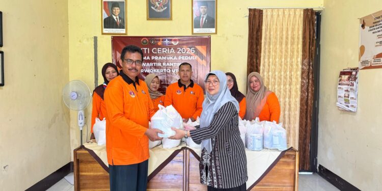 Kwarran Purwokerto Utara Salurkan Paket Sembako dalam Karya Bakti Amaliah Ramadan