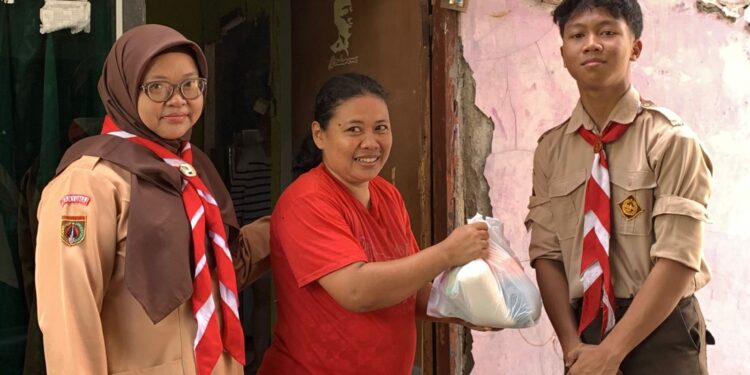 Gerakan Pramuka SDN 4 Purwanegara Tebar Kepedulian Lewat Aksi Berbagi Ramadan