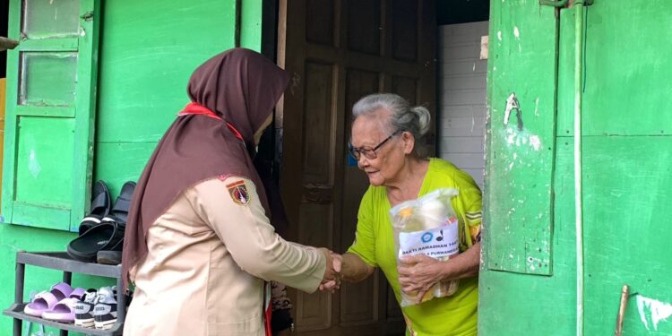 Gerakan Pramuka SDN 4 Purwanegara Tebar Kepedulian Lewat Aksi Berbagi Ramadan