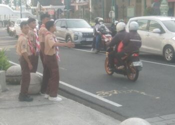 Aksi Nyata Pramuka di Tengah Ramainya Lebaran: Sako SPN Kota Yogyakarta Sigap Layani Masyarakat di Titik Nol