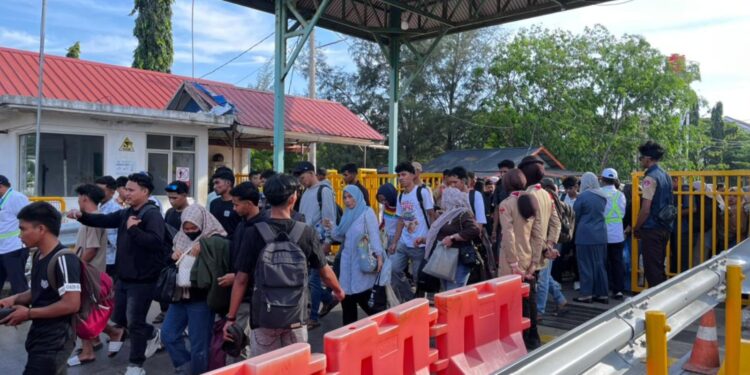 Pramuka Saka SAR Kota Banda Aceh Karya Bakti Lebaran 2026 di Pelabuhan Ulee Lheue