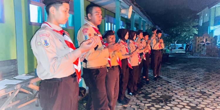 Api Unggun dan Renungan Janji Warnai Pelantikan Penggalang di MTsN 6 Tabalong