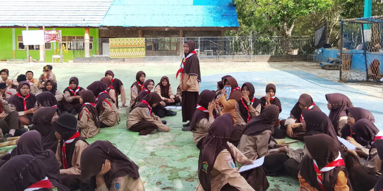 Asah Ketangkasan, Pramuka MTsN 6 Tabalong Dalami Materi Sandi Morse pada Latihan Rutin Kepramukaan Mingguan