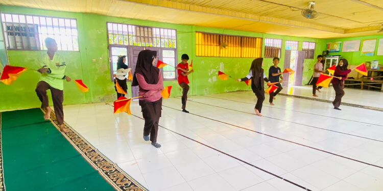 Matangkan Persiapan AN OPTION VI, Kontingen MTsN 6 Tabalong Gelar Pembekalan Intensif Senam kreasi Semaphore