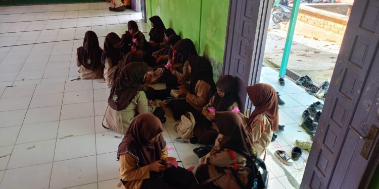 Ubah Plastik Jadi Indah: Pesona Kreativitas Penggalang Mtsn 6 Tabalong Dalam Giat Hasta Karya Penggalang 2026