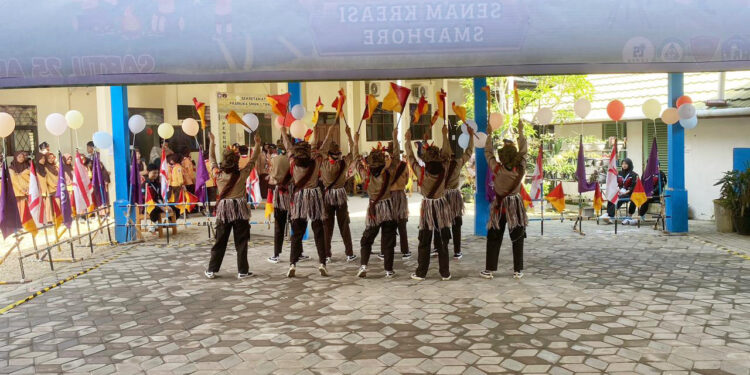 Tampil Memukau, Kontingen MTsN 6 Tabalong Gebrak Panggung Lomba Senam Kreasi Semaphore se-Kabupaten Tabalong