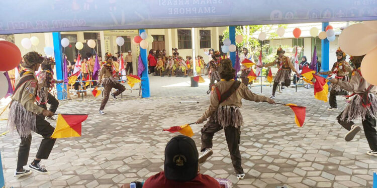 Tampil Memukau, Kontingen MTsN 6 Tabalong Gebrak Panggung Lomba Senam Kreasi Semaphore se-Kabupaten Tabalong