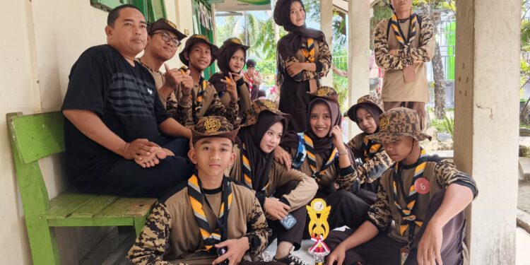 Sabet Juara 2, Aksi “Etnik Modern” MTsN 6 Tabalong Guncang Panggung Senam Semaphore Kabupaten Tabalong