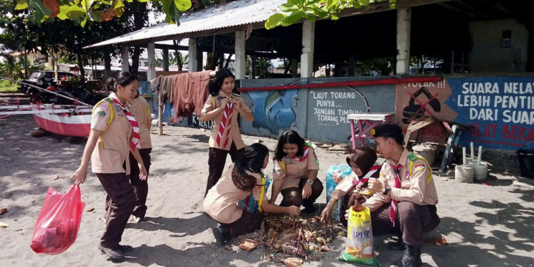Pramuka BPBD SULUT Gelar Gerakan Aksi Untuk Lingkungan di DAS Tondano dan Pantai Karangria dalam Rangka Hari Bumi